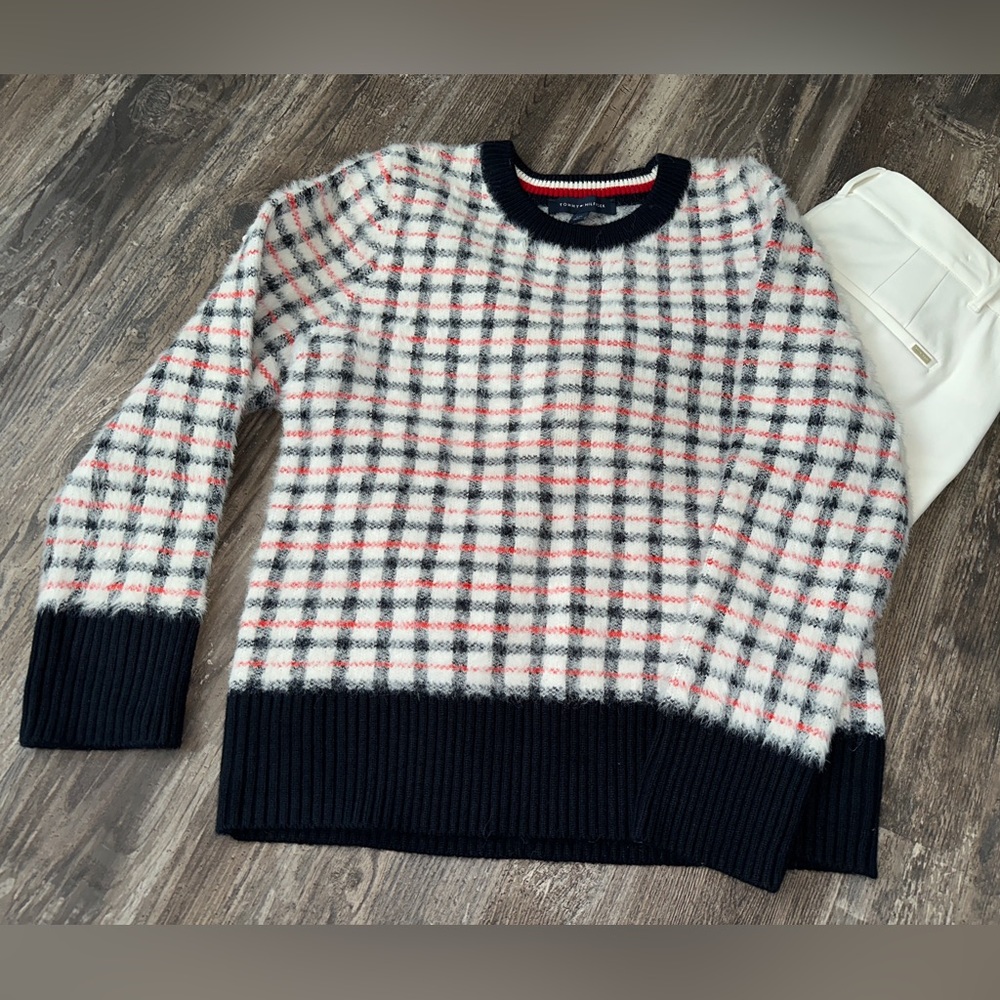 Tommy Hilfiger Women’s White Navy Blue Red Crew-Neck Plaid Cozy Sweater Size L